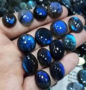 อัญมณีทรงวงรีเนื้อลาบราดอไรต์สำหรับแกะสลักใบหน้าดวงจันทร์ใหม่ล่าสุด - Product Image 1