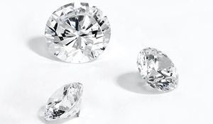 Solitaire CVD Lab ปลูกเพชรด้วย VVS VS ความชัดเจน DEF GH สีมนุษย์ทําเพชรสังเคราะห์ด้วยผลิตภัณฑ์คุณภาพระดับพรีเมียม