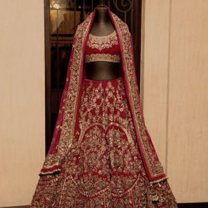 Elegante Koti de seda 2021 con vestido Lehenga Hermosas cuentas de cristal adornadas y traje de boda con trabajo de piedra - Product Image 1