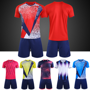 Nouveauté Uniforme de football unisexe à séchage rapide, short de football personnalisé avec impression par sublimation et numéro de nom de l'équipe du club - Product Image 5