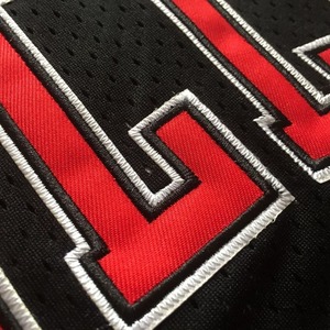 Maillots de basket-ball unisexes personnalisés en gros - Respirants, anti-UV, séchage rapide avec nom d'équipe personnalisé - Product Image 6
