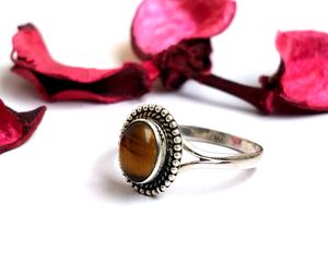 Anillo de declaración de piedras preciosas de ojo de tigre ovalado 6x8 Ajuste de bisel de plata esterlina 925 para aniversario - Product Image 4