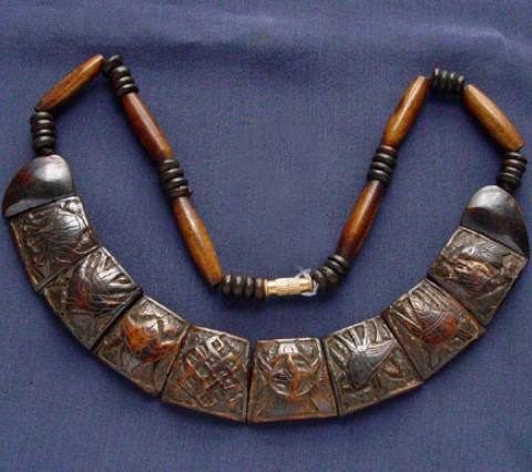 สีน้ำตาล