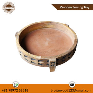 Suministro directo de fábrica Bandeja de servicio de madera de mango redonda hecha a mano con patas Bandeja de madera decorativa multiusos para la cocina del hogar - Product Image 3