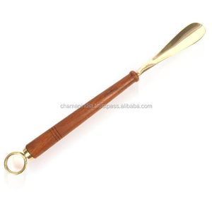 ที่โกยรองเท้าไม้ด้ามยาว Chaman India India Gold - Product Image 1