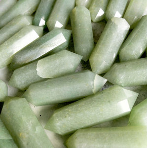 คริสตัลอะเวนเจอรีนสีเขียวแบบสองปลาย ขนาด 6 มม. หินบำบัด อะเวนเจอรีนแบบปลายแหลม ขายส่งจำนวนมาก ของขวัญ - Product Image 6