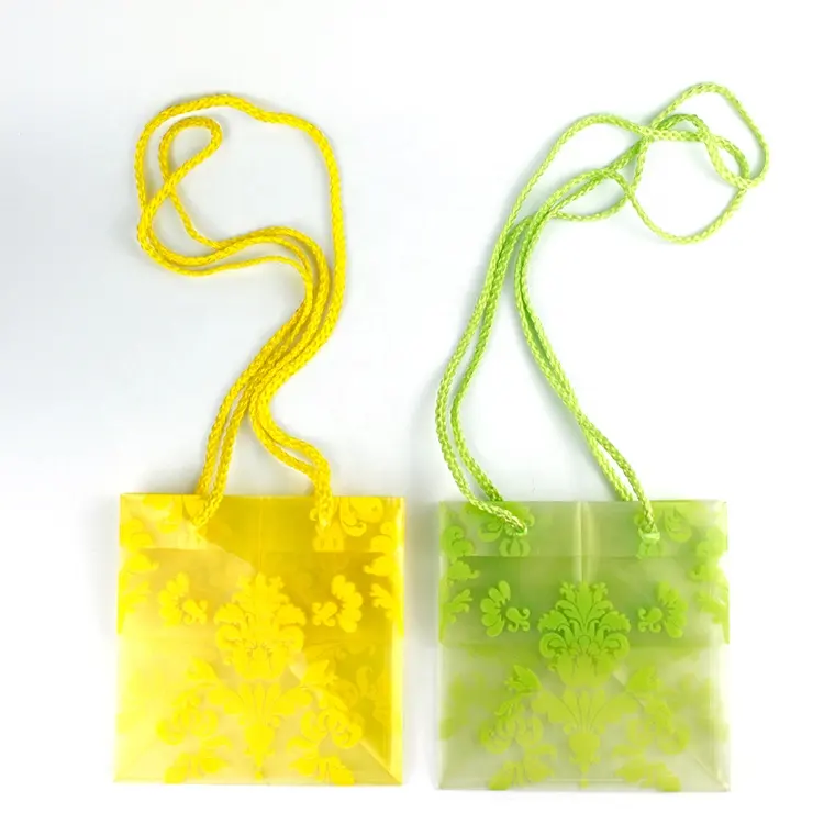 पर्यावरण के अनुकूल अनुकूलित मुद्रण पीपी प्लास्टिक के फूल बैग ले जाने कमरों का संयंत्र बैग