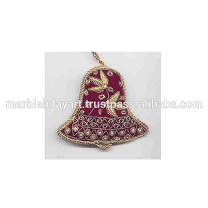 Adorno Navideño Único de Árbol de Navidad Bordado a Mano - Product Image 1