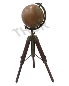 Carte du monde nautique antique Globe en métal de style vintage avec trépied en bois marron pour les leçons de géographie - Product Image 4
