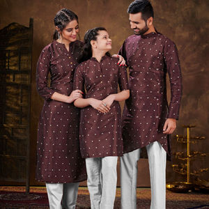 Nueva tendencia Look Hombres Camisa de tela de algodón pesado Ropa formal Hombres indios Ropa barata Precio bajo Readymade Venta al por mayor Surat Alphanumero - Product Image 1