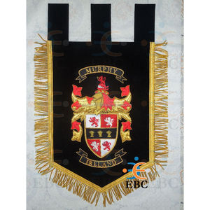 Fanions brodés à la main bannières crête avec tige de suspension drapeau de broderie personnalisé en lingot d'or et décoration de frange de lingot - Product Image 2
