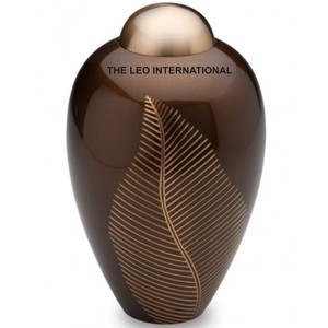 Urnas decorativas para mascotas y metal de latón Diseño moderno Suministros funerarios personalizados Cenizas de cremación 4x4x6 pulgadas - Product Image 3