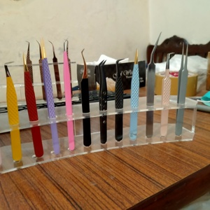 Pinzas japonesas para extensión de pestañas de acero inoxidable con agarre fuerte y soporte de exhibición acrílico de Punta puntiaguda para pestañas de volumen - Product Image 5