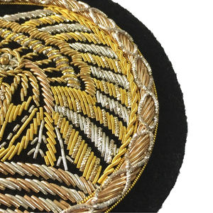 Insigne de fil de lingot personnalisé en gros Fait à la main grands patchs de broderie de logo de conception Fabriqué au Pakistan - Product Image 3