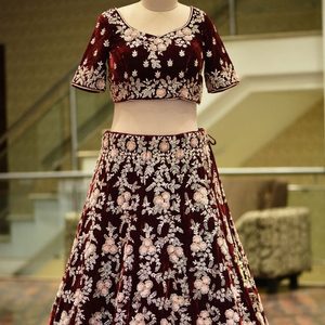 LEHENGA-NEW--HEAVY--EMBROIDERY de terciopelo para novia, blusa de estilo indio/paquistaní con adorno de ZARDOZI para trabajar en la boda @ 2021 - Product Image 1