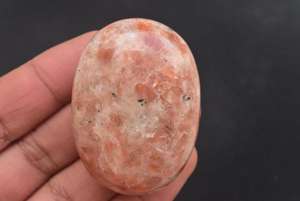 Piedra solar de cristal Natural de la India, Palmstone hecho a mano - Product Image 3