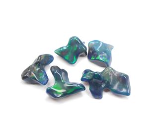 Ópalo etíope negro natural liso pulido forma áspera Fuego Azul ópalo etíope piedra preciosa - Product Image 3