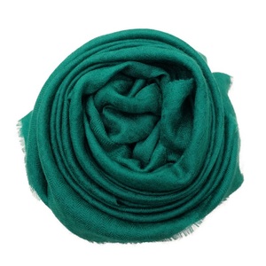 Écharpes et châles en cachemire 100 % pour femme, longs, légers, durables, avec logo personnalisé, couleur au meilleur prix, doux, pour l'hiver, vente en gros - Product Image 2