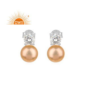 ต่างหูเงินแท้ประดับมุกสีชมพูเม็ดเล็ก งานแฮนด์เมด เครื่องประดับเงินแท้ ขายส่ง - Product Image 1