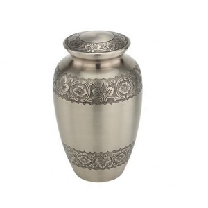 Urne funéraire adulte en métal à gravure à la main meilleur prix urnes funéraires funéraires pour cendres humaines à bas prix urnes en métal disponibles - Product Image 1