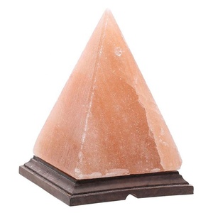 Lampe à Sel Triangle de l'Himalaya avec Base en Bois et Vis SS Sculpté Style Pyramide Feng Shui de Sian Enterprises-Artisanat Naturel - Product Image 4
