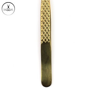Pince à épiler professionnelle pour cils en acier inoxydable doré, logo personnalisé, marque privée, pointe fermée, nouveau design - Product Image 5