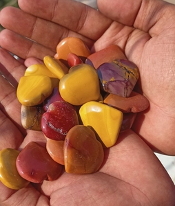 Mookaite แจสเปอร์ Hearts Mookaite เป็นอัญมณีสำหรับจักระหัวใจ,จักระ Plexus พลังงานแสงอาทิตย์และเบสจักระขนาดเล็ก - Product Image 2