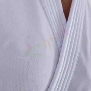 Uniforme de entrenamiento de artes marciales suave y transpirable de Karate Gi blanco de diseño personalizado - Product Image 2
