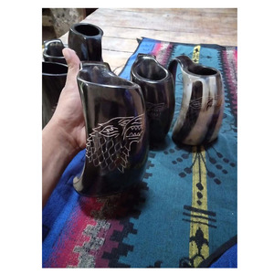 Taza de cerveza de cuerno hecha a mano, Juego de 2 tazas vikingas hechas a mano - Product Image 1