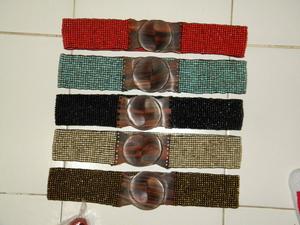 Cinturón de cuentas personalizable para mujer, accesorio hecho a mano con cierre de madera, 100% - Product Image 3