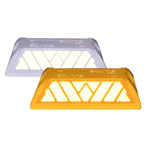 Perno reflectante de plástico PU Cat Eye Road para seguridad vial Característica de Seguridad Premium para peatones y conductores - Product Image 2