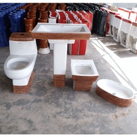 Ensemble de salle de bain en céramique design, WC, lavabo sur pied, lavabo de table et lavabo mural en bois blanc bicolore