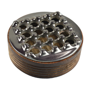 Cenicero negro estándar con base de madera Cenicero de rejilla Acabado plateado Barra de jardín Ceniceros de diseño de oficina para el hogar y el hotel - Product Image 2