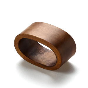 Rond de serviette en bois naturel de forme ovale pour les dîners de mariage, la salle à manger, les réunions de famille et les occasions spéciales - Product Image 1