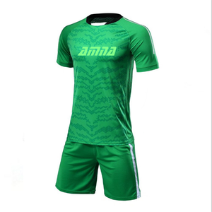 Kits de football de qualité supérieure, ensembles d'uniformes de football à col en V de couleur verte personnalisée - Product Image 6