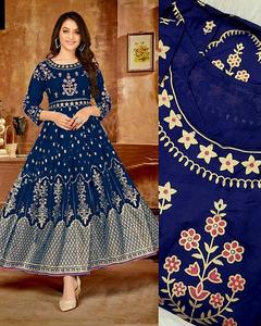 ชุดเดรสอานาร์กาลีผ้าเรยอนพิมพ์ลายฟอยล์สวยงาม พร้อมลายพิมพ์ที่คอและแขนเสื้อ ดีไซน์ใหม่ ทรงฟอลิร์เต็มตัว โดยรอยัล เอ็กซ์ปอร์ต - Product Image 5