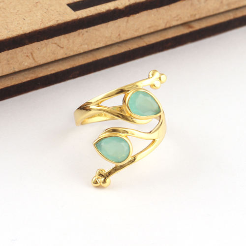 สีเขียวน้ำทะเล