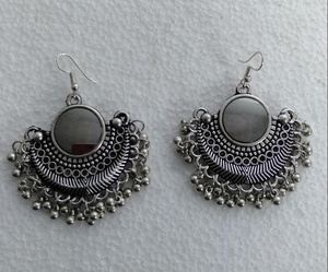 Style indien métal avec bleu Tussle charme boucle d'oreille bijoux modèles inde 2024 pour femme photos cadeau blanc fête à la mode - Product Image 4
