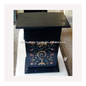 Soporte de mesa de mármol con incrustación decorativa - Product Image 1