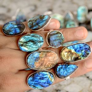 Bague pour hommes en labradorite naturelle de mm, anneau de luxe, incrustation en argent, pierre précieuse - Product Image 3