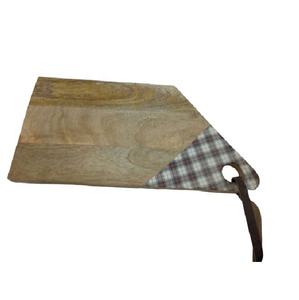 Planche à fromage en bois, incrustation de résine verte à effet marbre de bonne qualité, planche à découper personnalisée pour cuisines - Product Image 5