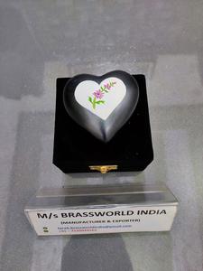 Urna de aluminio pintado a mano para cremación, recuerdo de corazón pintado a mano, de color único - Product Image 6