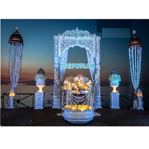 Décoration de scène de mariage en plein air romantique, décoration de réception de mariage en plein air tendance, installation de scène de réception de mariage en plein air britannique - Product Image 1