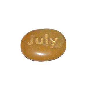 Piedras de cuarzo dorado con grabado de Julio, piedras curativas con palabras grabadas personalizadas - Product Image 1