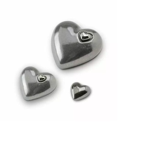 Wholesale Cremation <b>Urns</b> for Pet Ashes Red Heart Shape Embossed Pet Foot Print Cremation Exporter From India - Product Image 2