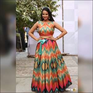 À la mode georgette broderie séquence travail lehenga choli avec dupatta mariage porter prix de gros ethnique vêtement apparelgarment - Product Image 4