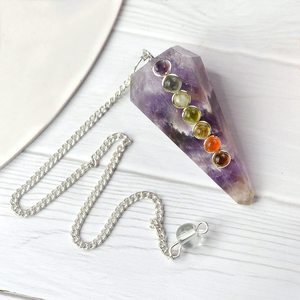 Vente en gros Pendule élégant en cristal d'agate fait à la main 7 Chakra cône améthyste facettes Feng Shui guérison radiesthésie Reiki pierre précieuse - Product Image 3