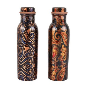 Grande bouteille d'eau en cuivre de marketing de finition antique avec du plomb étanche pour les adultes bouteille en cuivre qui coule d'eau potable - Product Image 1