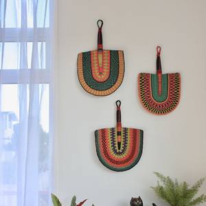 Abanicos de Mano Bolga Tejidos a Mano con Pasto Marino - Product Image 2