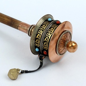 Melena en relieve Mntra de oración budista Tibetana (rueda de oración budista), - Product Image 2